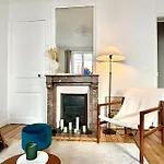 Charming Cocoon In Montmartre