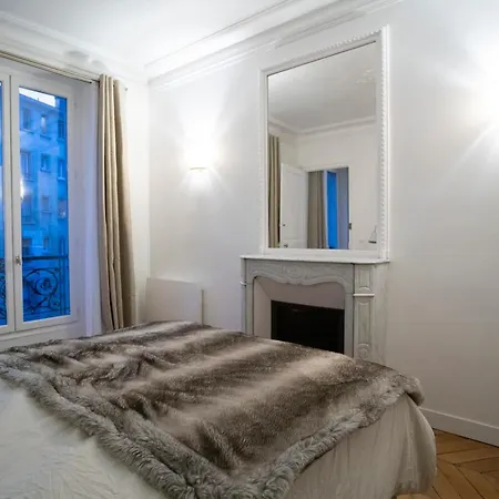 Charming Cocoon In Montmartre * Paris